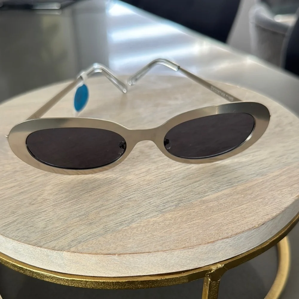 Urban Outfitters Silver and Black Sunglasses Modern Accessories.No case included